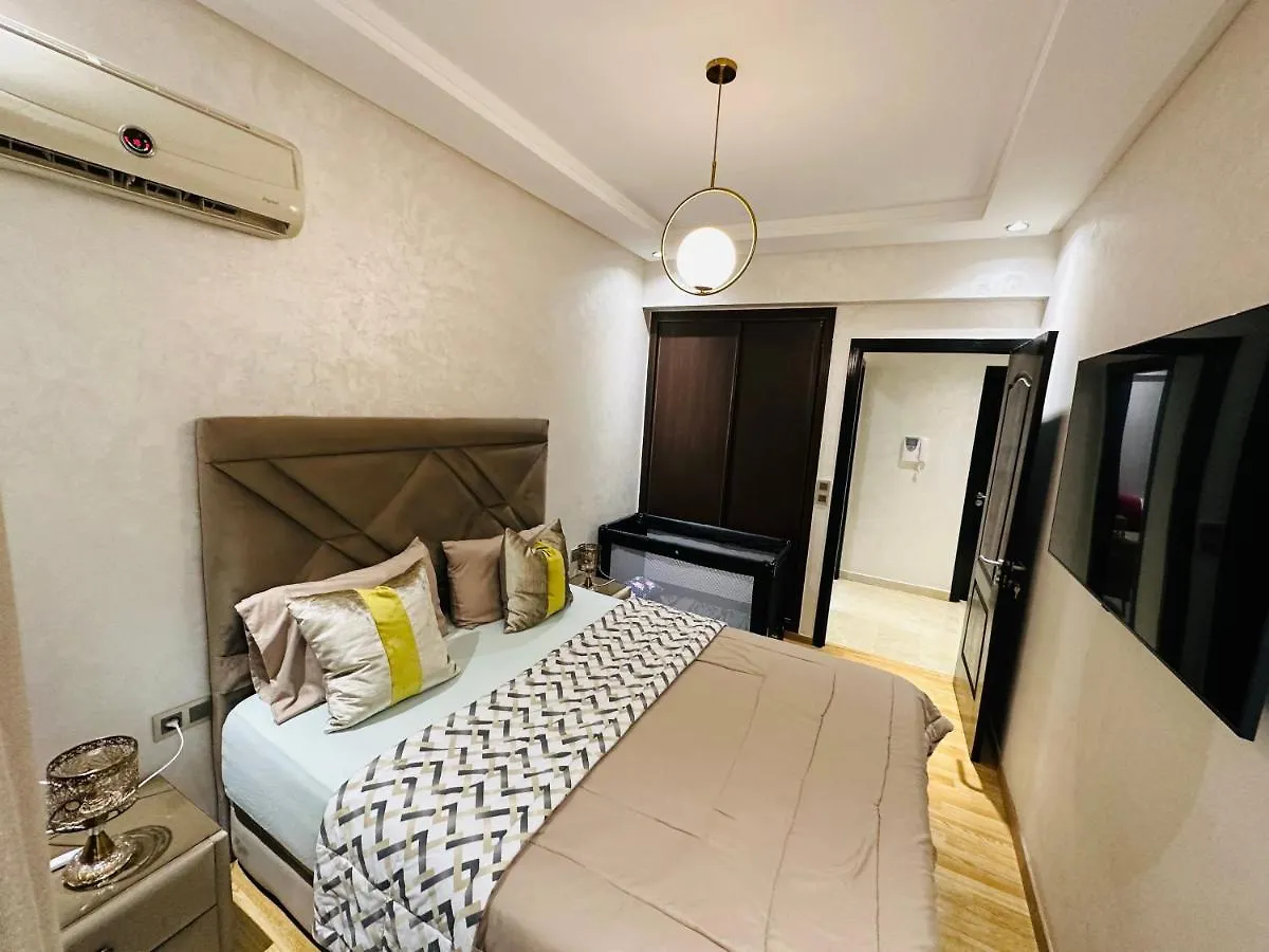 Luxury Downtown Apartment Of 80M2 In Front Of Hassan 2 Mosque And Sea From Family , Pour Famille , Interdit Couples Araabic Non Marie, Forbidden Unmarried Araabic Couples Basement Car Park Casablanca