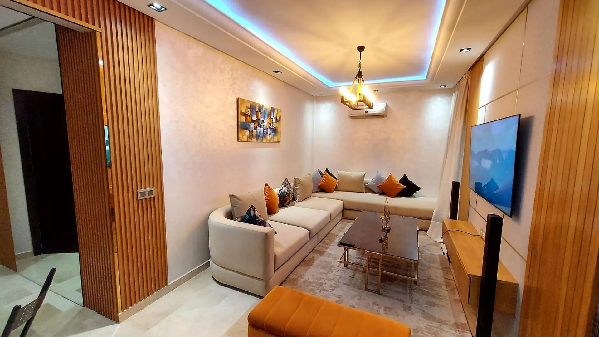 luxury apartment of 80m2 , 1minute from hassan2 mosquè from family , pour famille , INTERDIT COUPLES ARAABIC NON MARIÉ, FORBIDDEN UNMARRIED ARAABIC COUPLES Casablanca