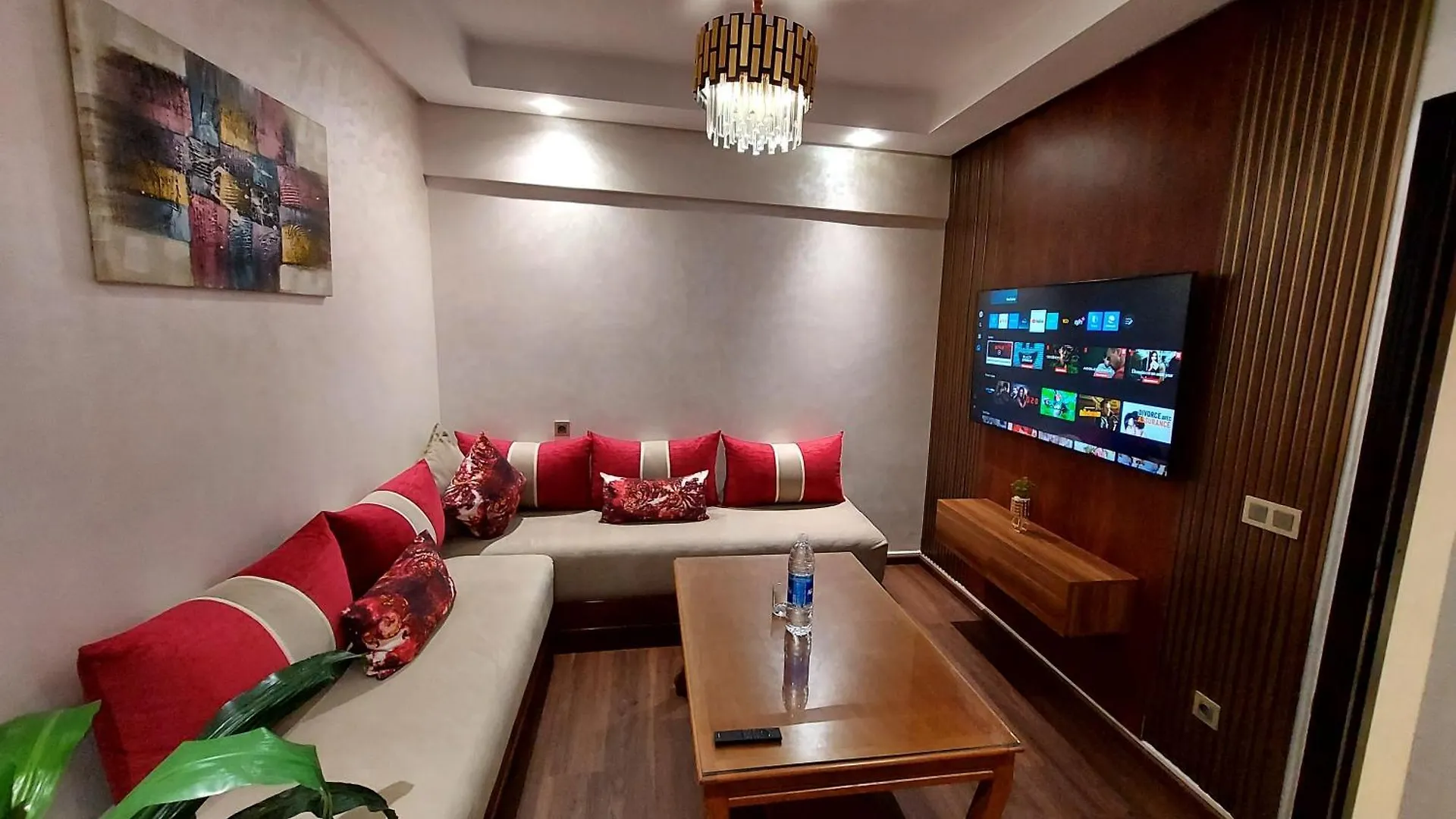 Luxury Downtown Apartment Of 80M2 In Front Of Hassan 2 Mosque And Sea From Family , Pour Famille , Interdit Couples Araabic Non Marie, Forbidden Unmarried Araabic Couples Basement Car Park Casablanca