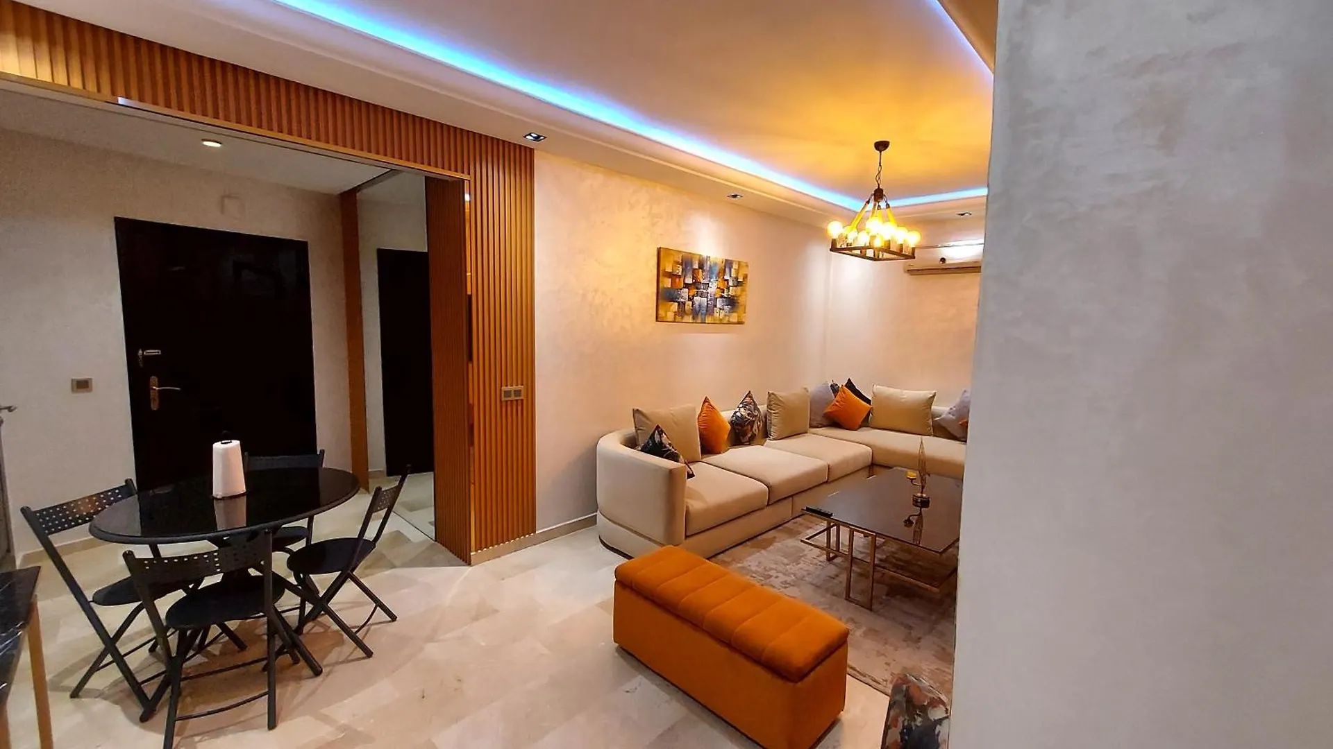 luxury apartment of 80m2 , 1minute from hassan2 mosquè from family , pour famille , INTERDIT COUPLES ARAABIC NON MARIÉ, FORBIDDEN UNMARRIED ARAABIC COUPLES Casablanca